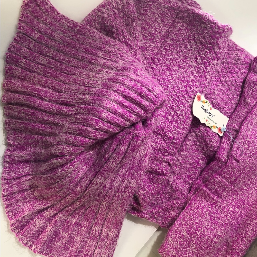 Mermaid Tail Blanket - Picture 3 of 7